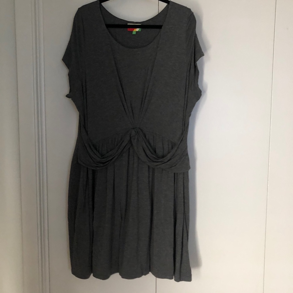Short sleeve jersey knit dress